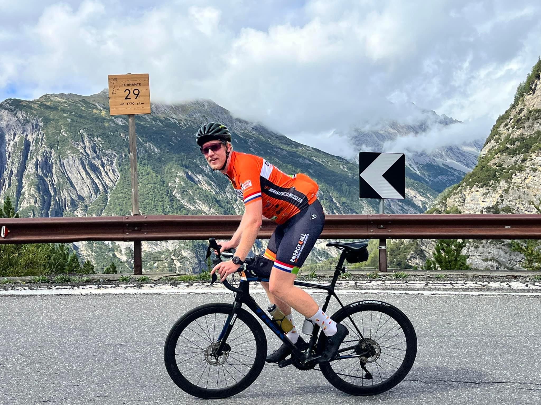 Forza4Energy4All Stelvio fietsers