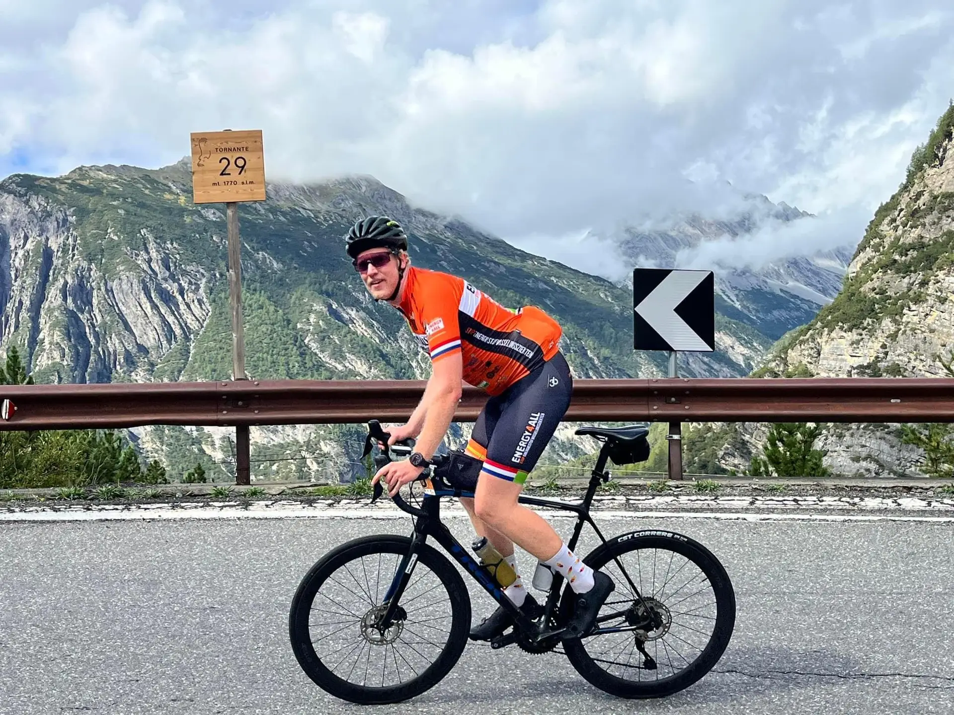 Forza4Energy4All Stelvio fietsers